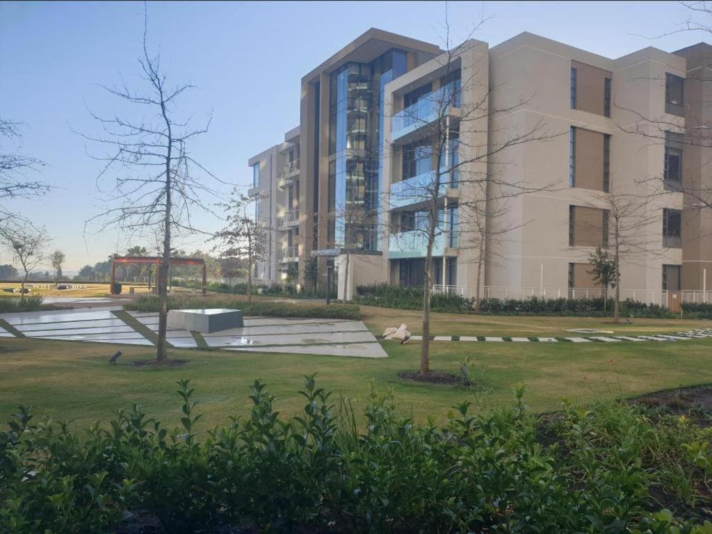 Menlyn Maine Apartments Pretoria-Noord Buitenkant foto