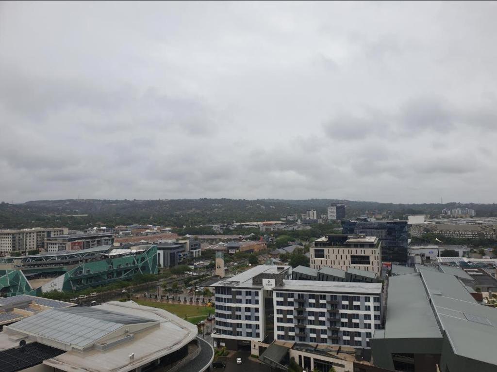 Menlyn Maine Apartments Pretoria-Noord Buitenkant foto