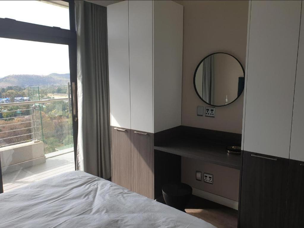 Menlyn Maine Apartments Pretoria-Noord Buitenkant foto
