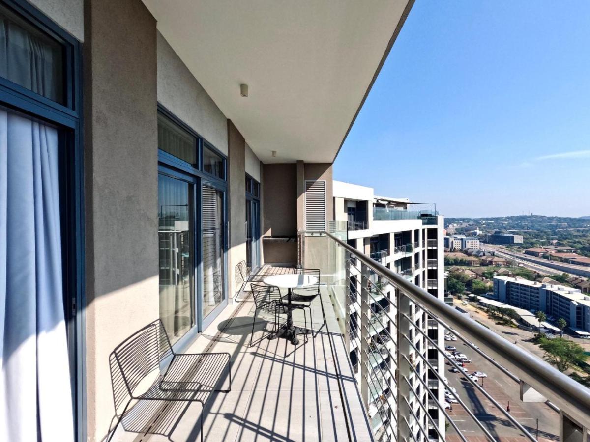Menlyn Maine Apartments Pretoria-Noord Buitenkant foto