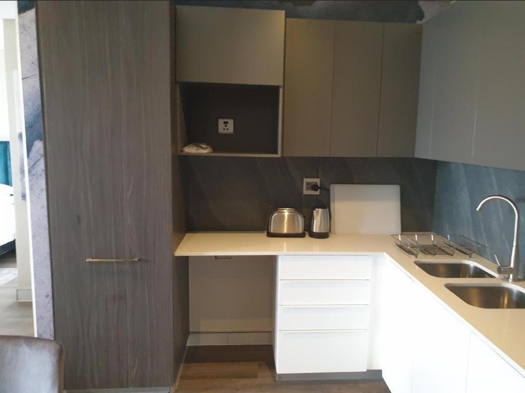 Menlyn Maine Apartments Pretoria-Noord Buitenkant foto