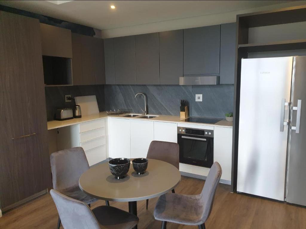 Menlyn Maine Apartments Pretoria-Noord Buitenkant foto
