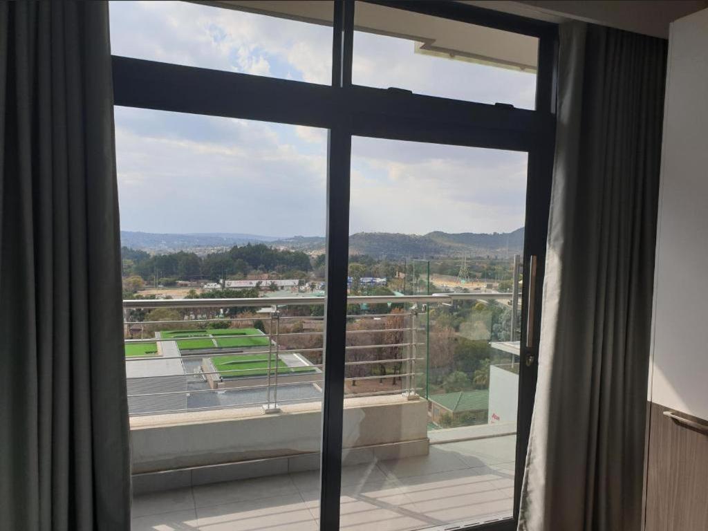 Menlyn Maine Apartments Pretoria-Noord Buitenkant foto